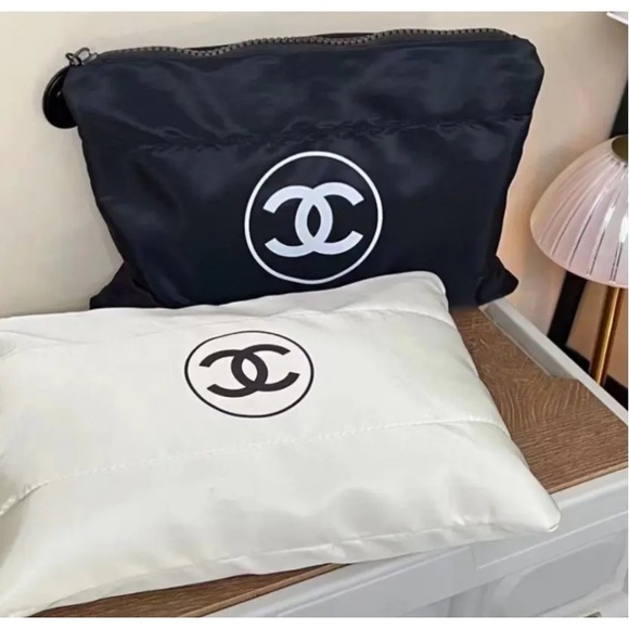 Chanel Puffer Pouch - Picture 7 of 7